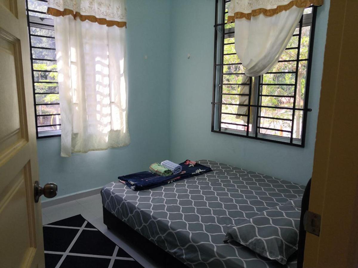 Ummi'S Homestay Besut Kampung Kuala Besut Екстериор снимка