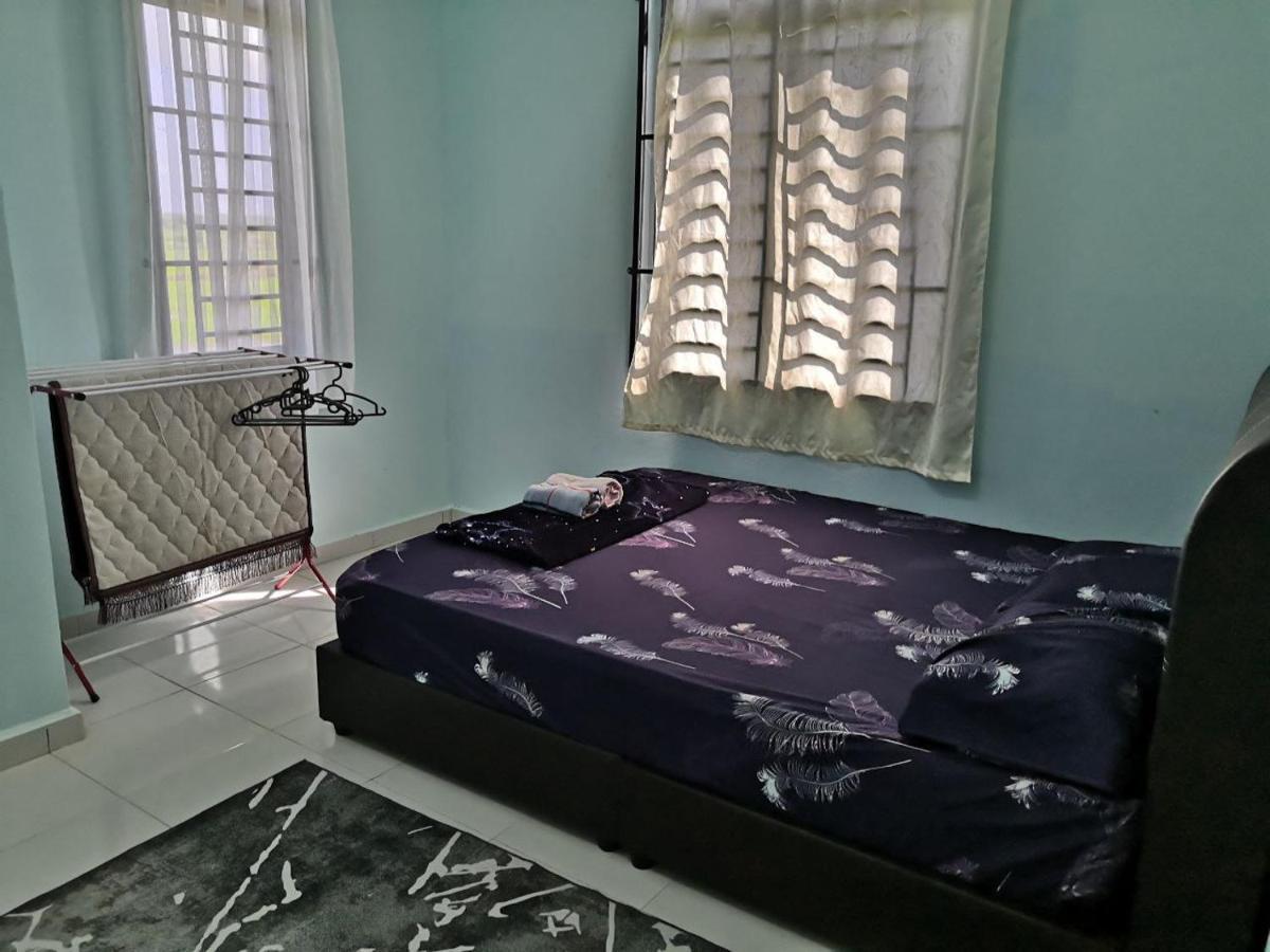Ummi'S Homestay Besut Kampung Kuala Besut Екстериор снимка